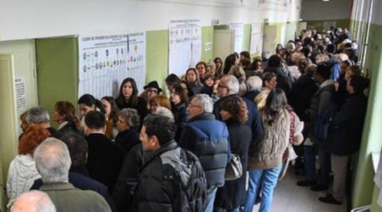 Italian general elections, crowd in the poll in the high school "Mameli", Rome, Italy, 4 March 2018. ANSA/ALESSANDRO DI MEO