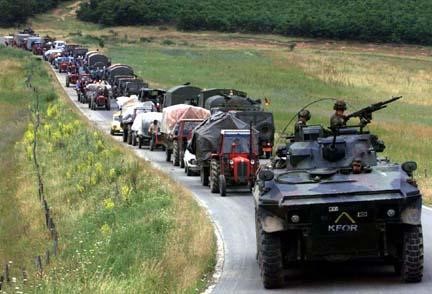 Profughi in fuga dal Kosovo nel 1999